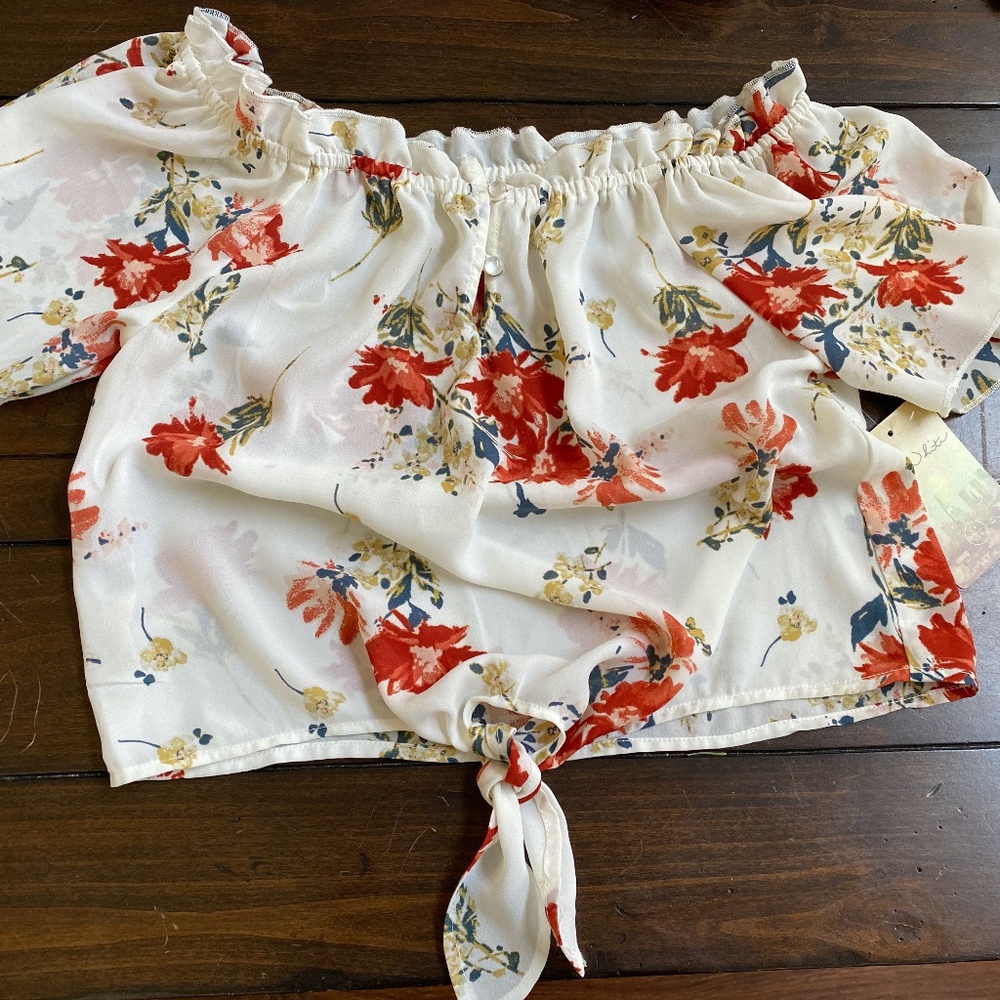 Lily White Boho crop Top - Picture 2 of 3